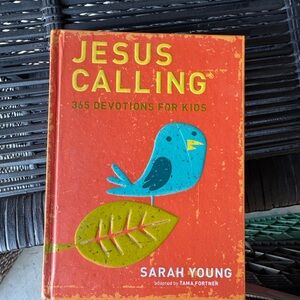 Jesus Calling: 365 Devotions for Kids - Red and Blue